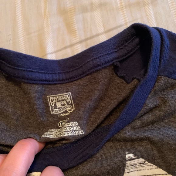 Women’s Large New York Yankees 3 Quarter Sleeve - Picture 2 of 2